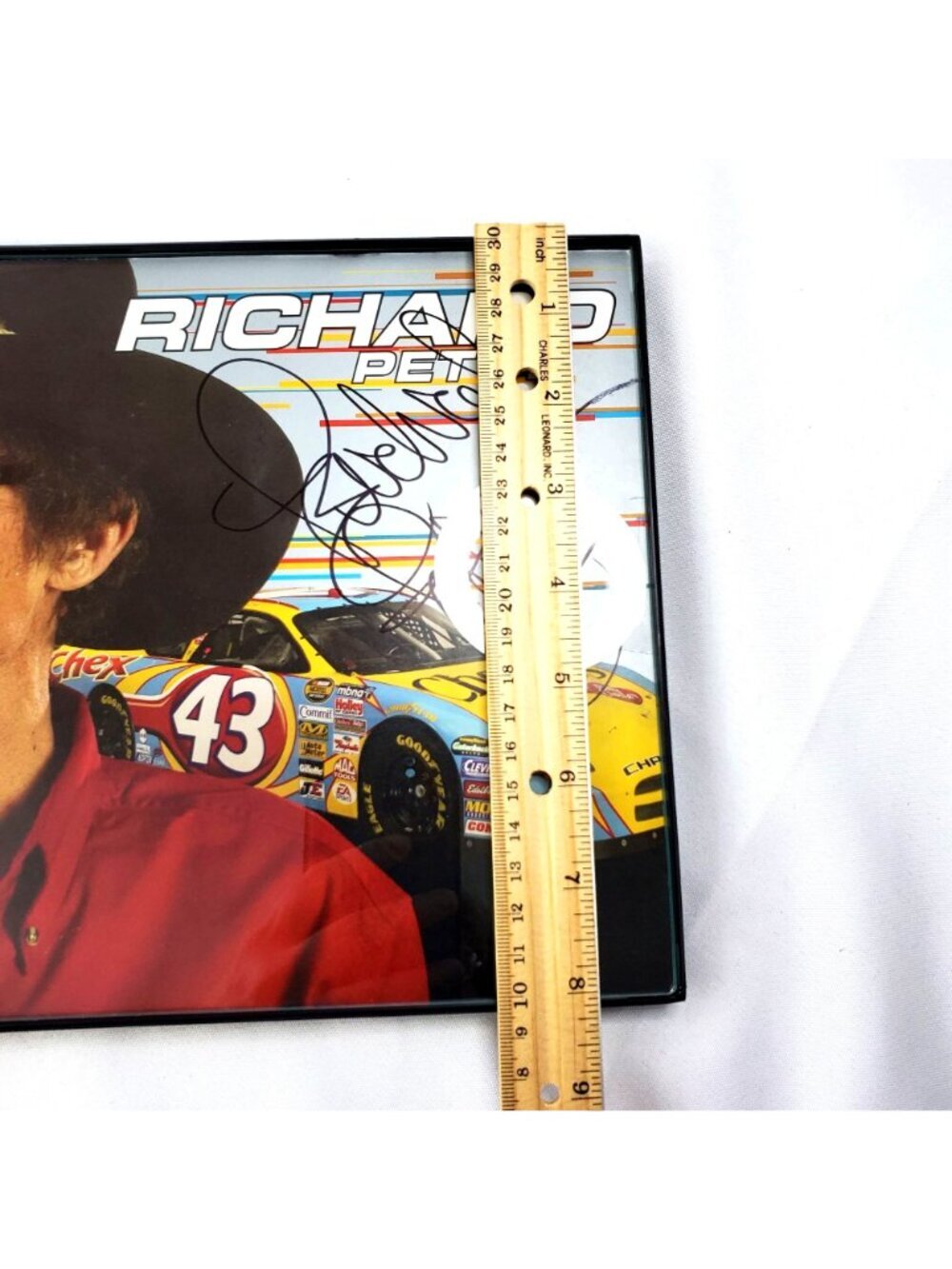 Richard Petty Signed Framed NASCAR Photo #43 Car 10"x8" Cheerios 2006 "The King" - Picture 5 of 7